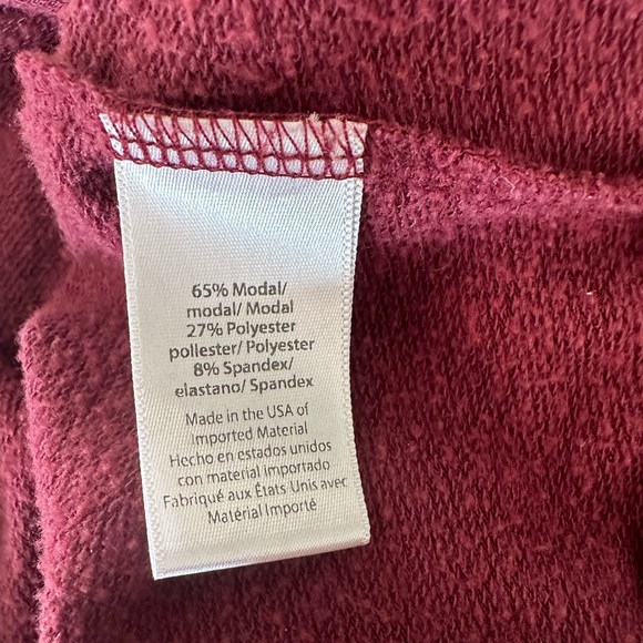 Beyond Yoga Raglan Crew Fleece Pullover in Burgundy - Picture 7 of 8